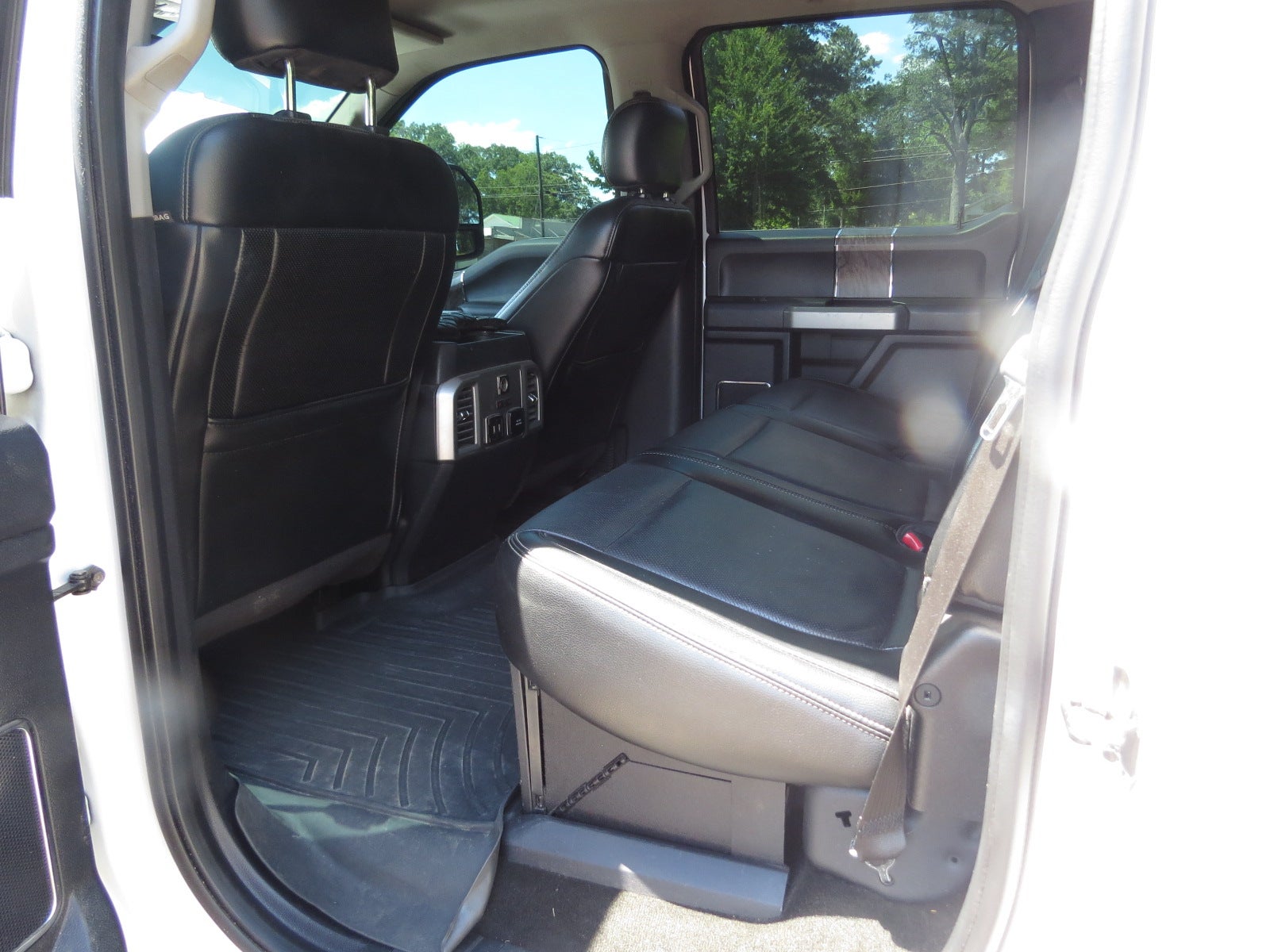 2017 Ford Super Duty F-350 DRW Lariat