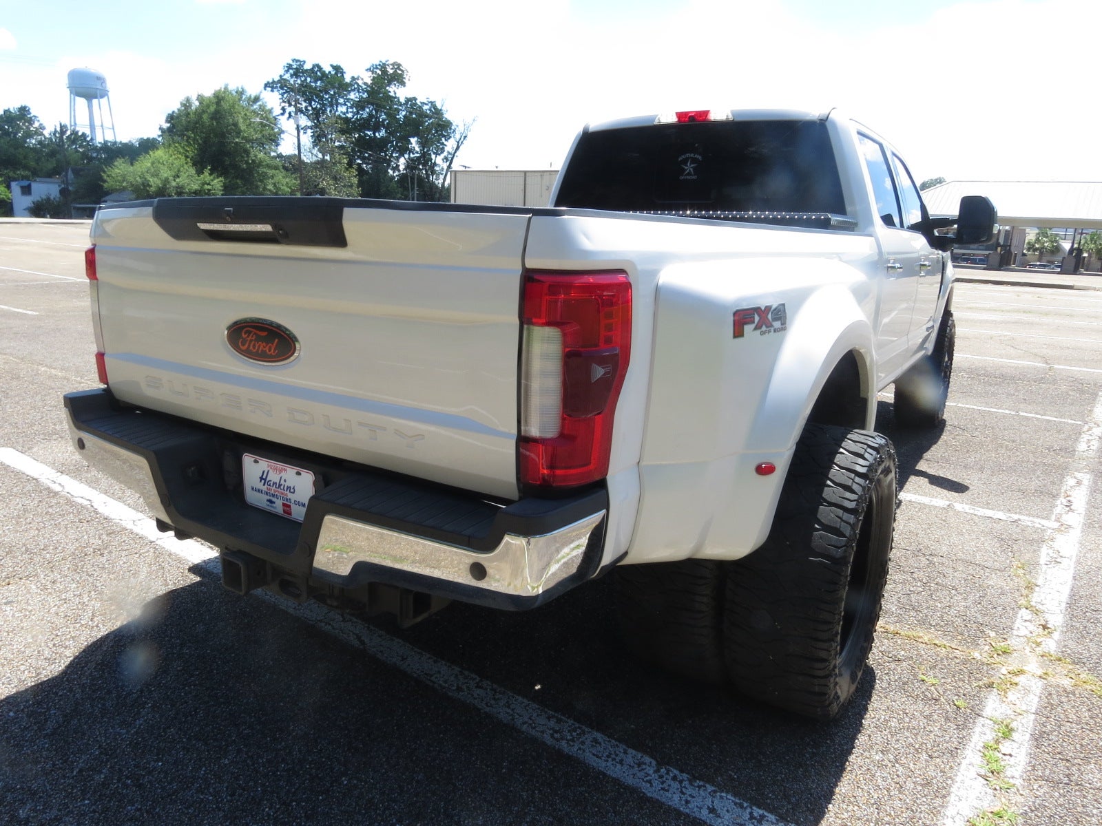 2017 Ford Super Duty F-350 DRW Lariat
